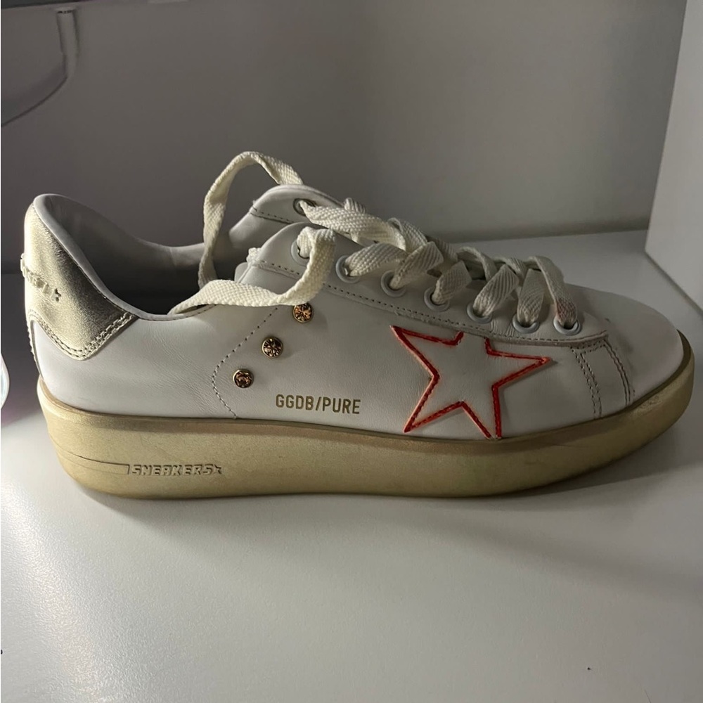 Golden Goose Hiper star White leather and golden details. Custome made